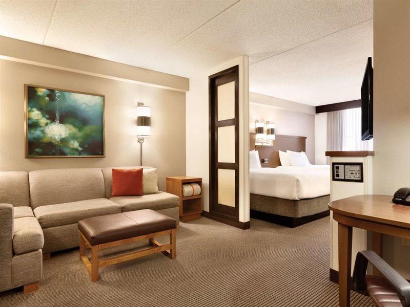 Hyatt Place Milwaukee Airport Exterior photo